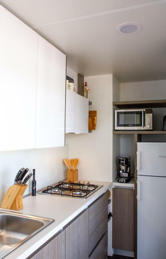 Adrijela Mobile Home Jezera Exterior photo