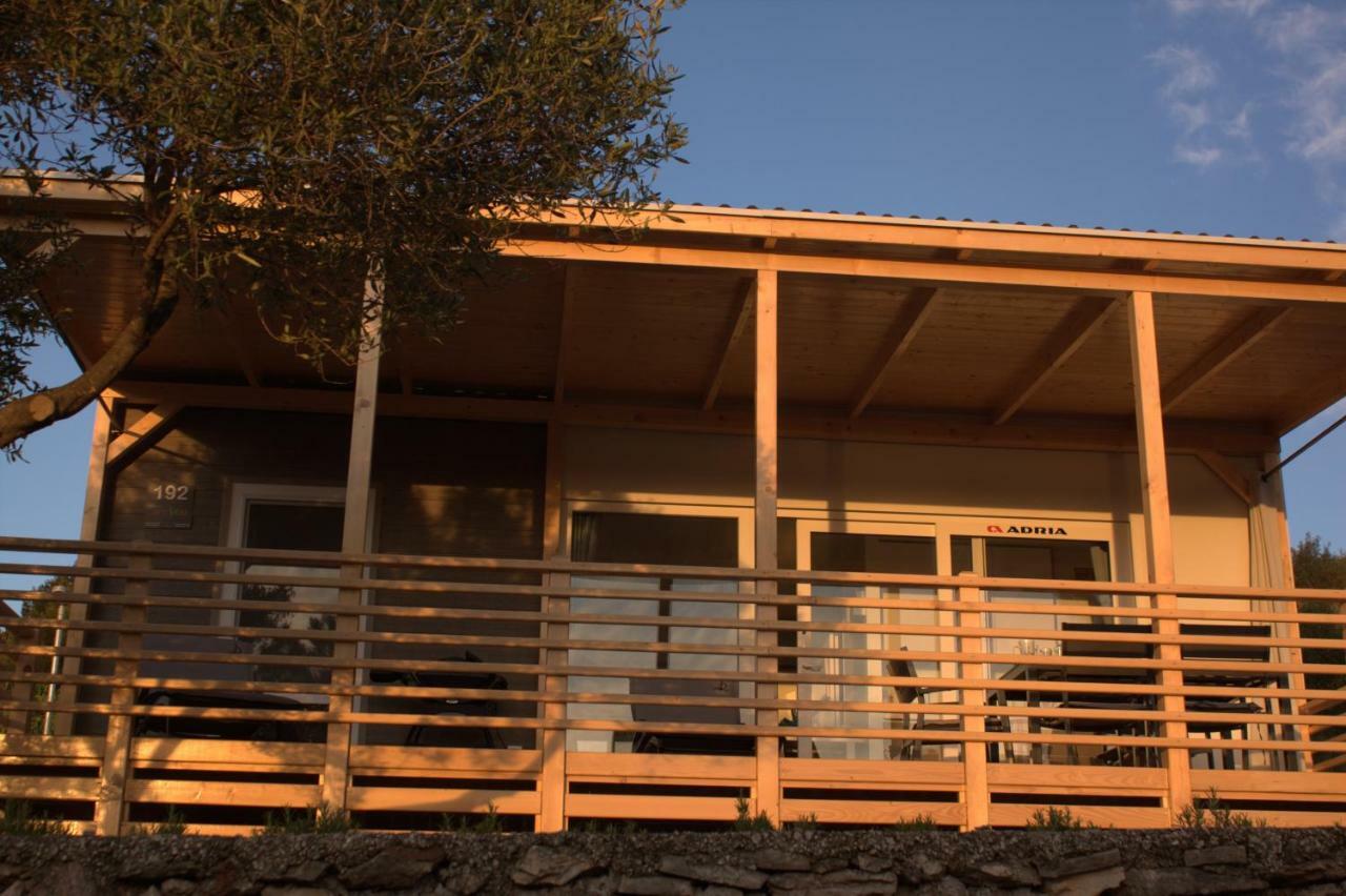 Adrijela Mobile Home Jezera Exterior photo
